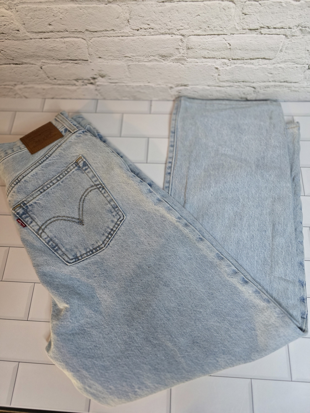 Levi's Light Wash Ribcage Straight Leg Jeans Sz 31x29